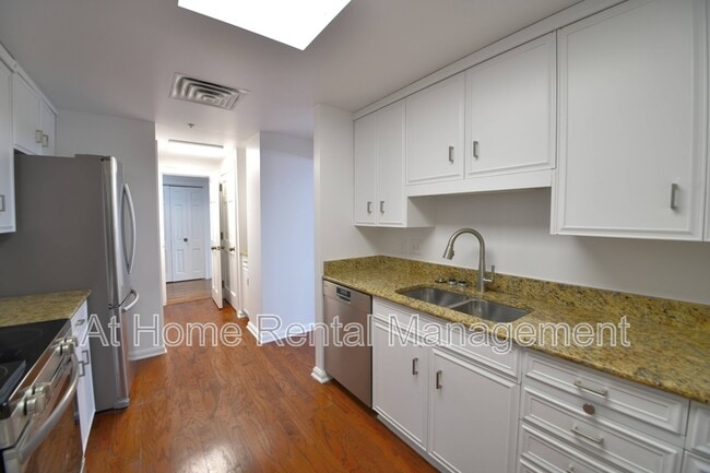 Photo - 2121 S Yorktown Ave