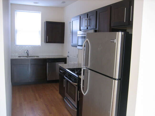 Building Photo - 4116 W Addison St Unit 3 Rental