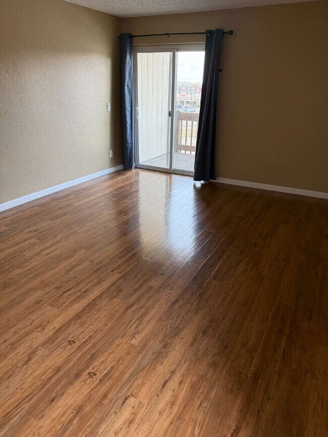 Newly Updated 2 Bedroom 1 Bath Condo Close to Downtown Elizabeth!