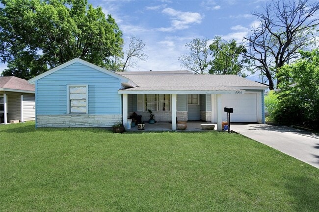 Photo - 2306 Garvey Dr