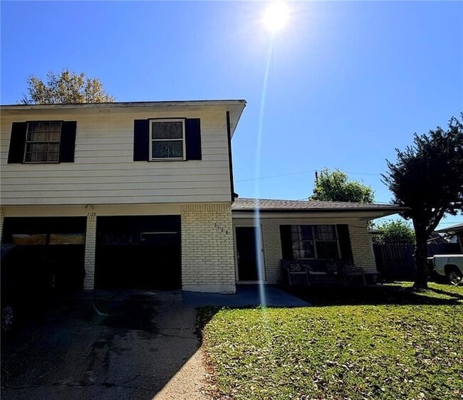 Building Photo - 2128 Easter Ln