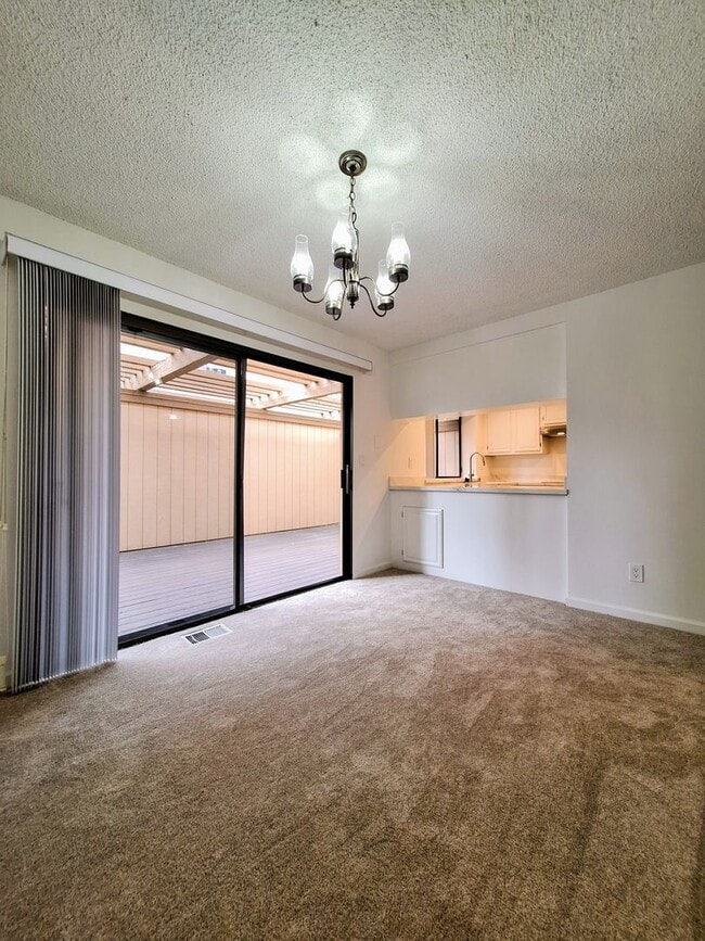 Photo - Remodeled 3bd 3-Story Townhouse With Attached Garage