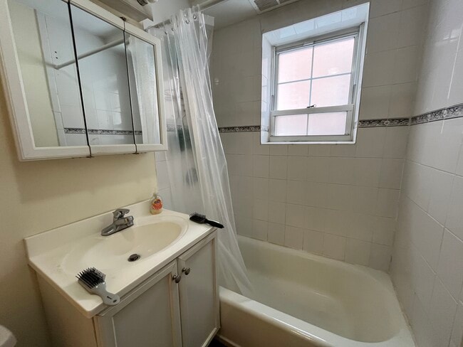 Photo - 1614 Beacon St Unit 2