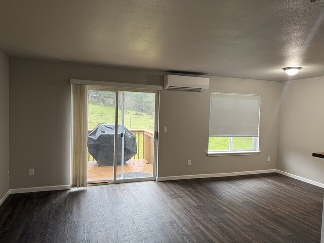 Photo - 1480 SE Cole Rd