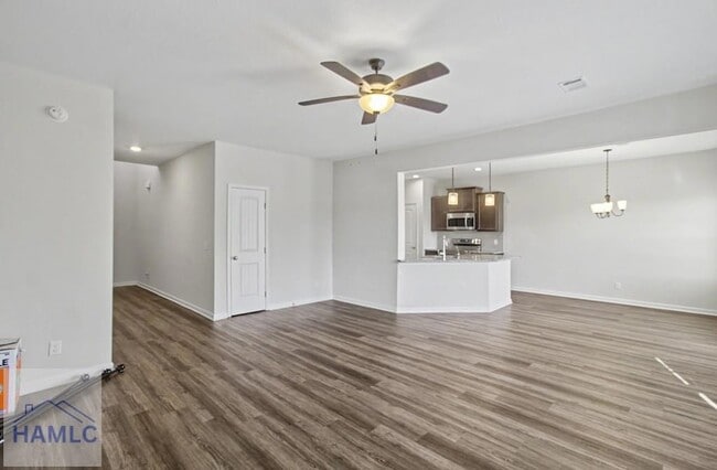 Photo - 121 Battalion Ln