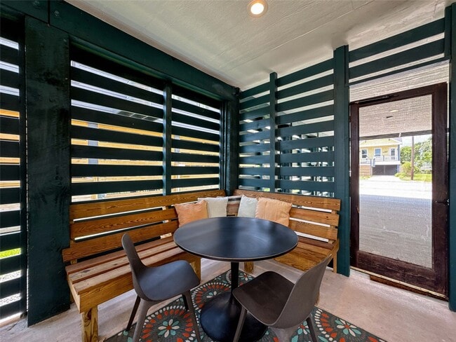 Building Photo - 1208 32nd St