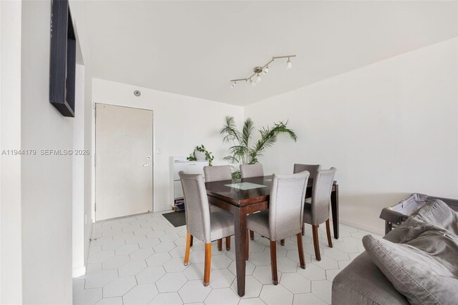 Photo - 2801 NE 183rd St Unit 1607W