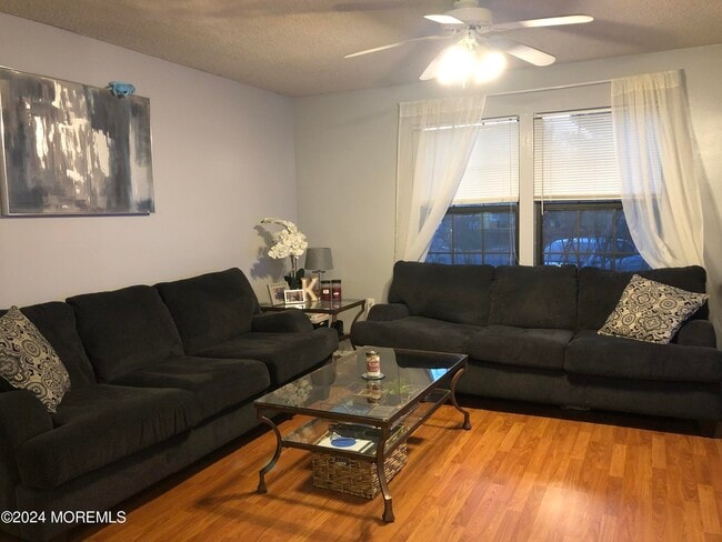 Photo - 106 Daffodil Dr