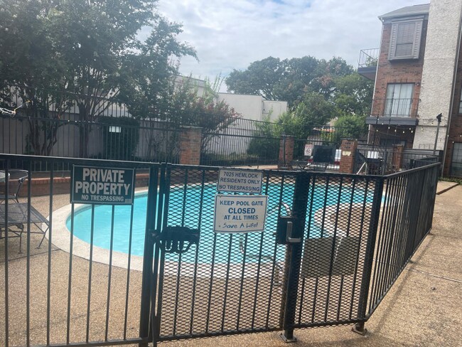 Photo - 7025 Hemlock Ave Unidad 305