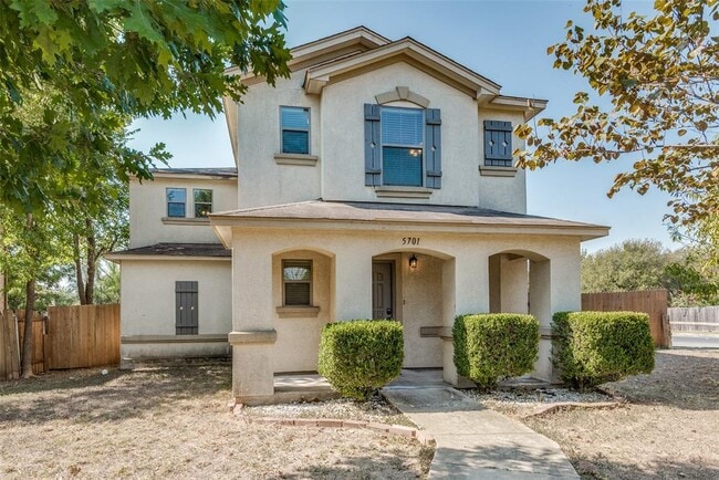 Photo - 5701 Viewpoint Dr