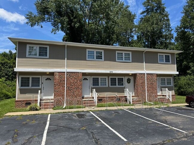 Building Photo - 698 W Hamlet St Rental