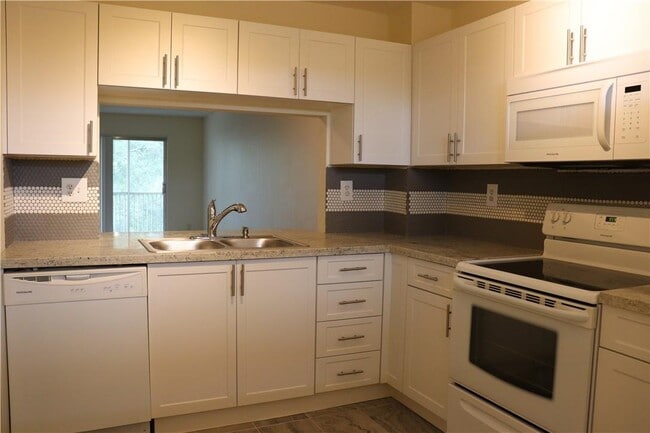 Photo - 8735 Ramblewood Dr Unit 410