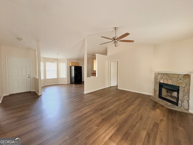 Photo - 102 Lake Victoria Dr