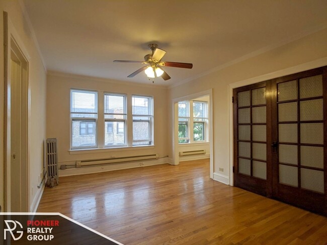 Building Photo - 4635 N Paulina St