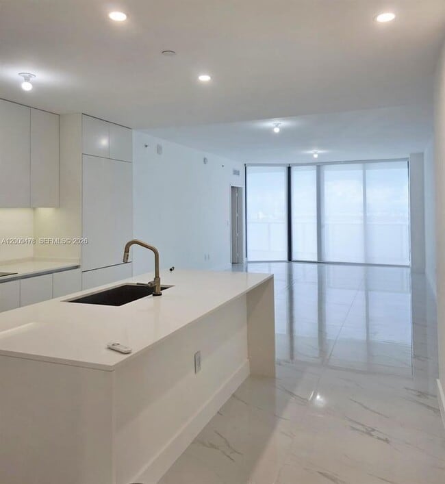 Photo - 700 NE 24th St Unit 3903