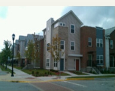 Primary Photo - Shores on Broadway Apartments