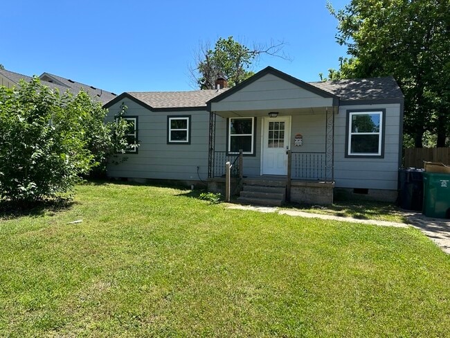 Building Photo - 3208 NW 30th St