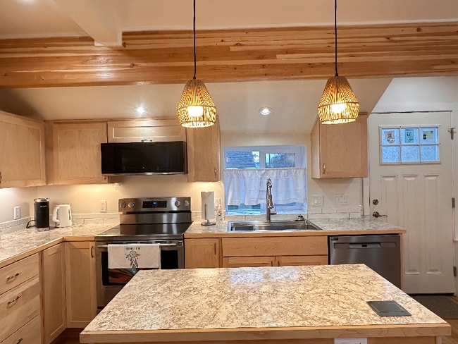 Photo - 533 1/2 E 5th St