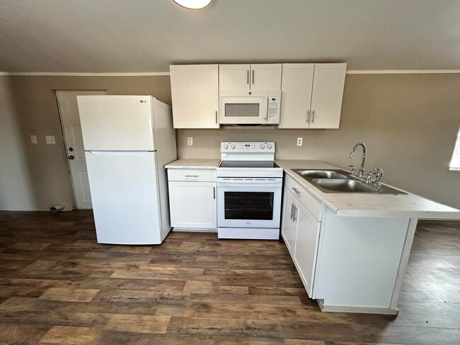 Photo - 1370 Suzanne Cir