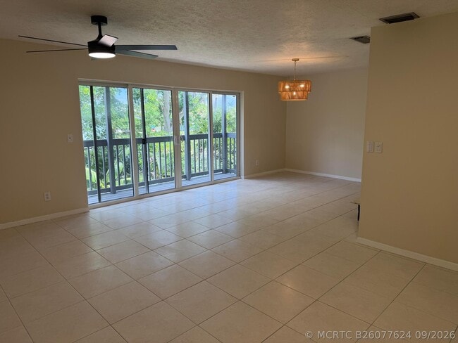 1180 Carlton Ct