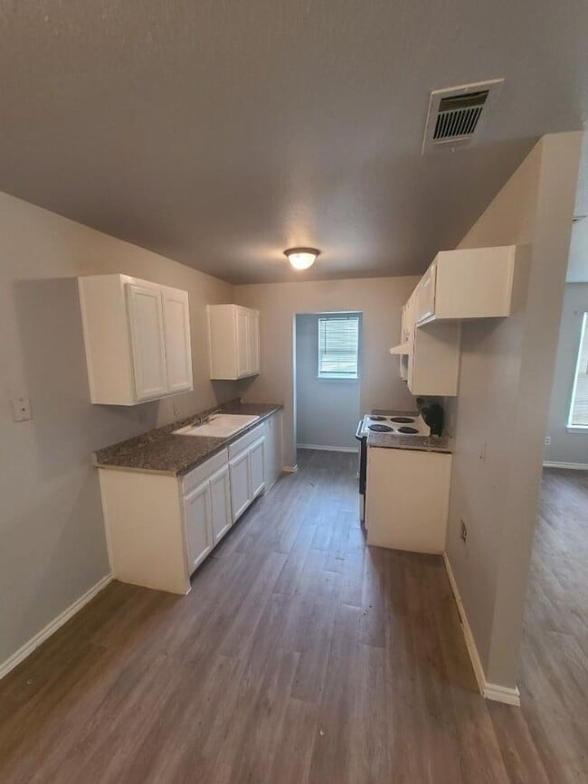 Photo - 1516 Barron Ln