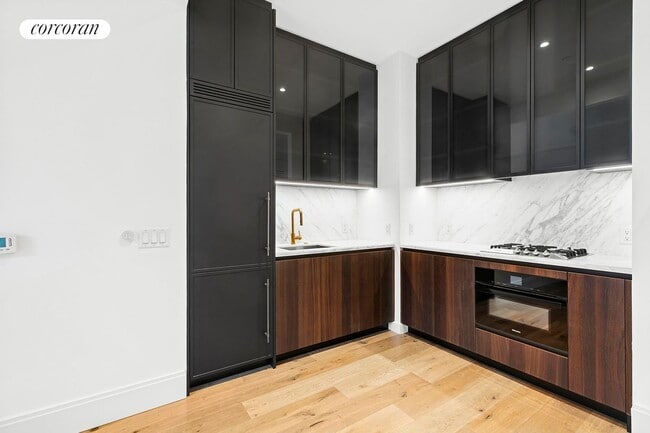 Photo - 30 E 29th St