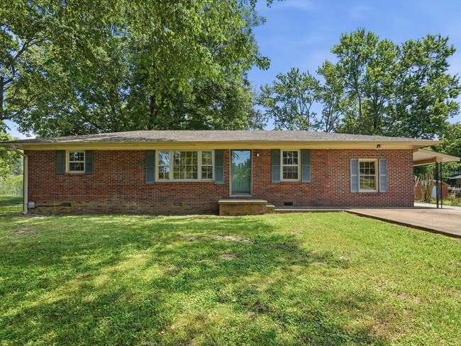 Building Photo - Close to Downtown Athens! Established neighborhood!