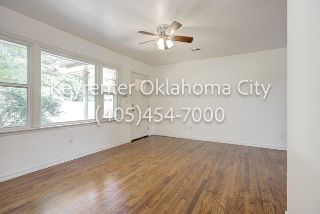 Photo - 1520 Rowena Ln