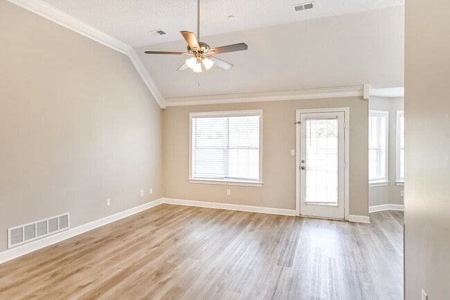 Photo - 838 Clearview Cove