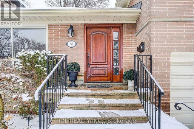 Photo - 87 Munro Blvd