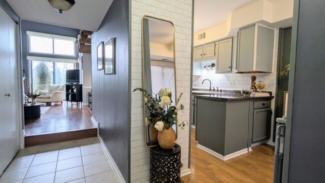 Photo - 64 Michigan Ct