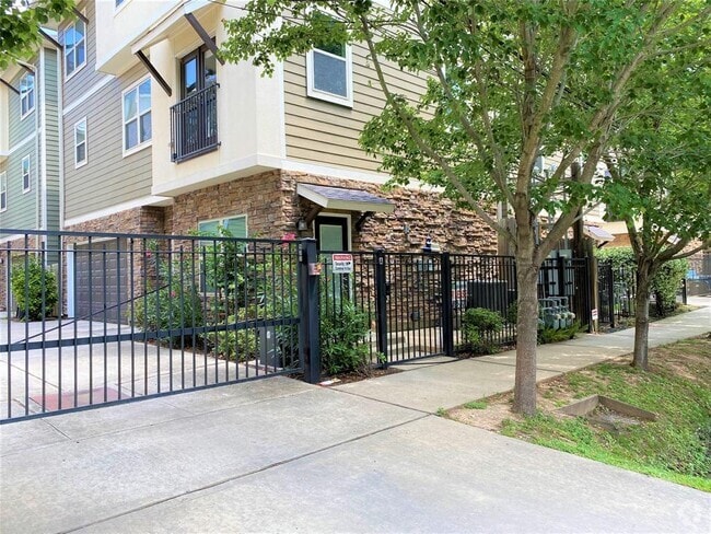 Building Photo - 933 W 24th St Rental