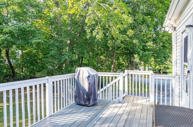 Photo - 1104 Pleasant St