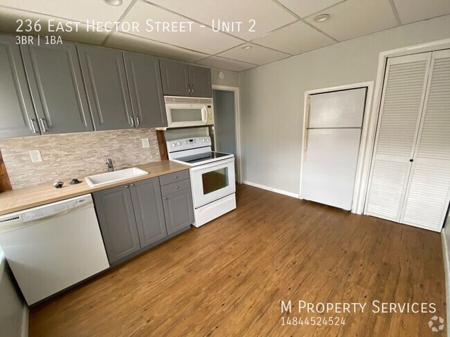 Building Photo - Spacious 3-Bedroom, 1 Bathroom Apartment i... Unit 2