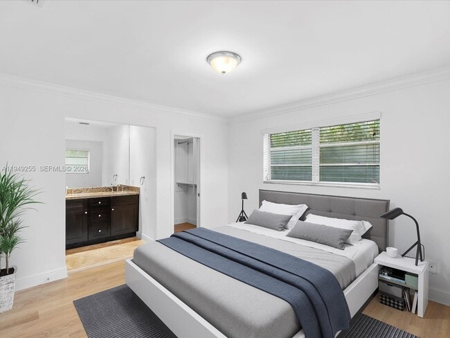 Photo - 911 Pizarro St