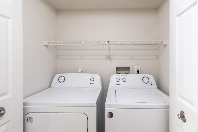 2BA, 2BA - 1,059SF - In-Unit Laundry