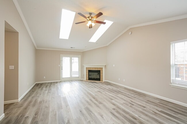 Photo - 1108 W Southport Rd