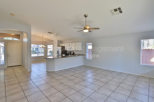 Photo - 15606 N 33rd Pl