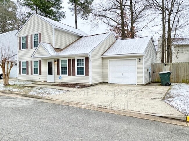 Photo - 200 S Hunt Club Run