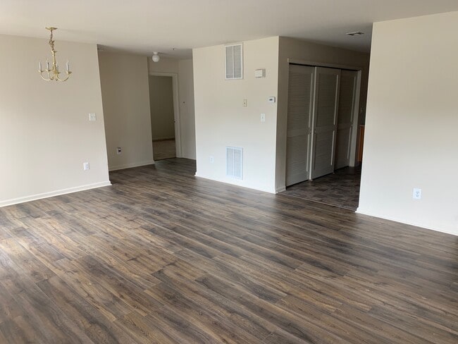 Photo - Tall Timber Apartments