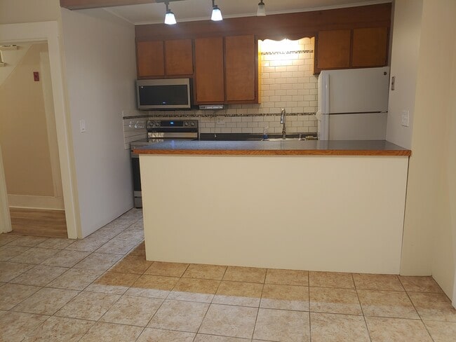 Photo - 20 Allen St Unidad #B