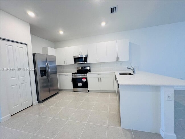 Photo - 2527 SE 29th St