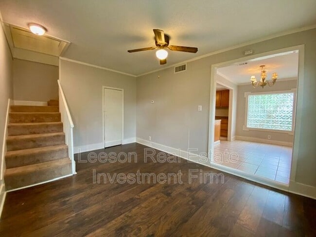 Photo - 831 Stephenson St