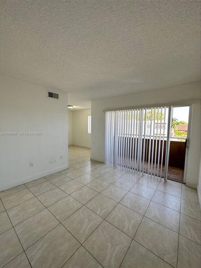 Photo - 6214 SW 131st Ct Unidad 201