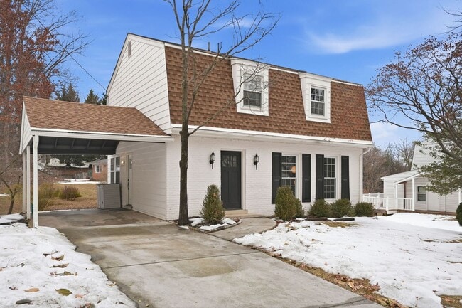 Building Photo - Updated 4BR Home with Finished Basement Minutes to Glenmont Metro!