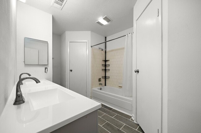 Photo - 7010 Foxmar Ln