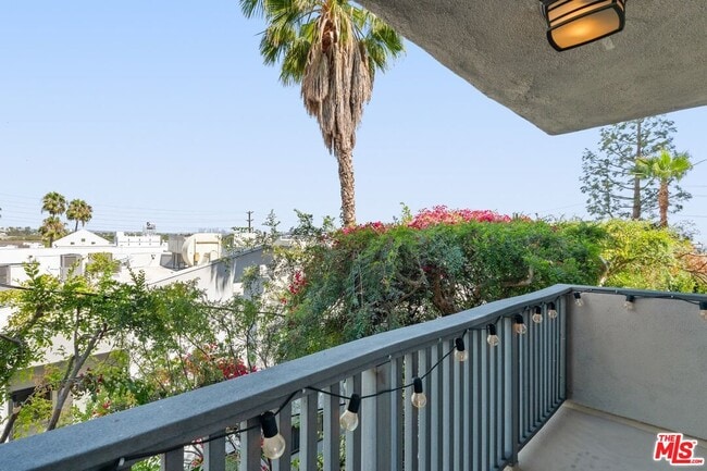 Photo - 1134 Alta Loma Rd Unit 216