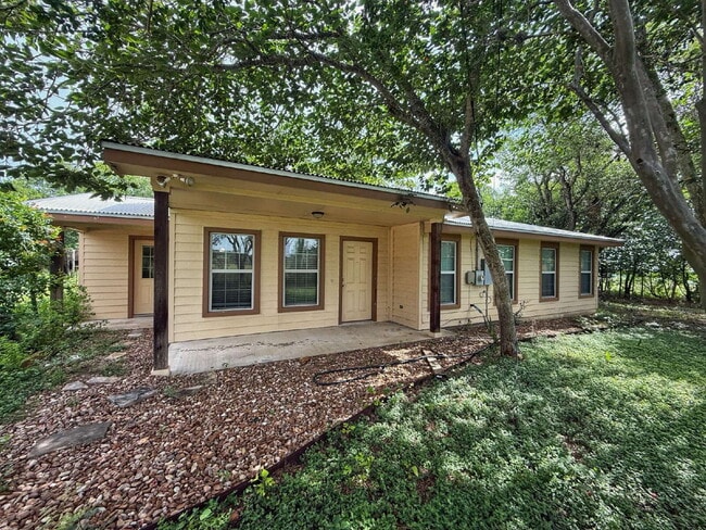 Building Photo - Peaceful 1-Acre Country Living with Easy C... Rental