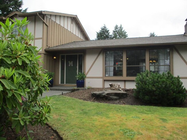 3 Bedroom, 2.5 bathroom split level home i... - 3 Bedroom, 2.5 bathroom split level home i...