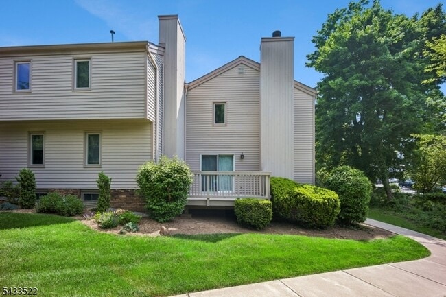 Building Photo - 5E Somerset Hills Village